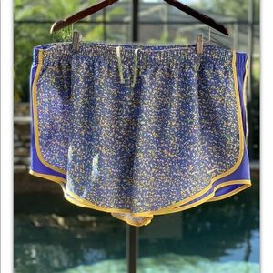 NIKE WOMENS TEMPO RUNNING SHORTS DD2302-500